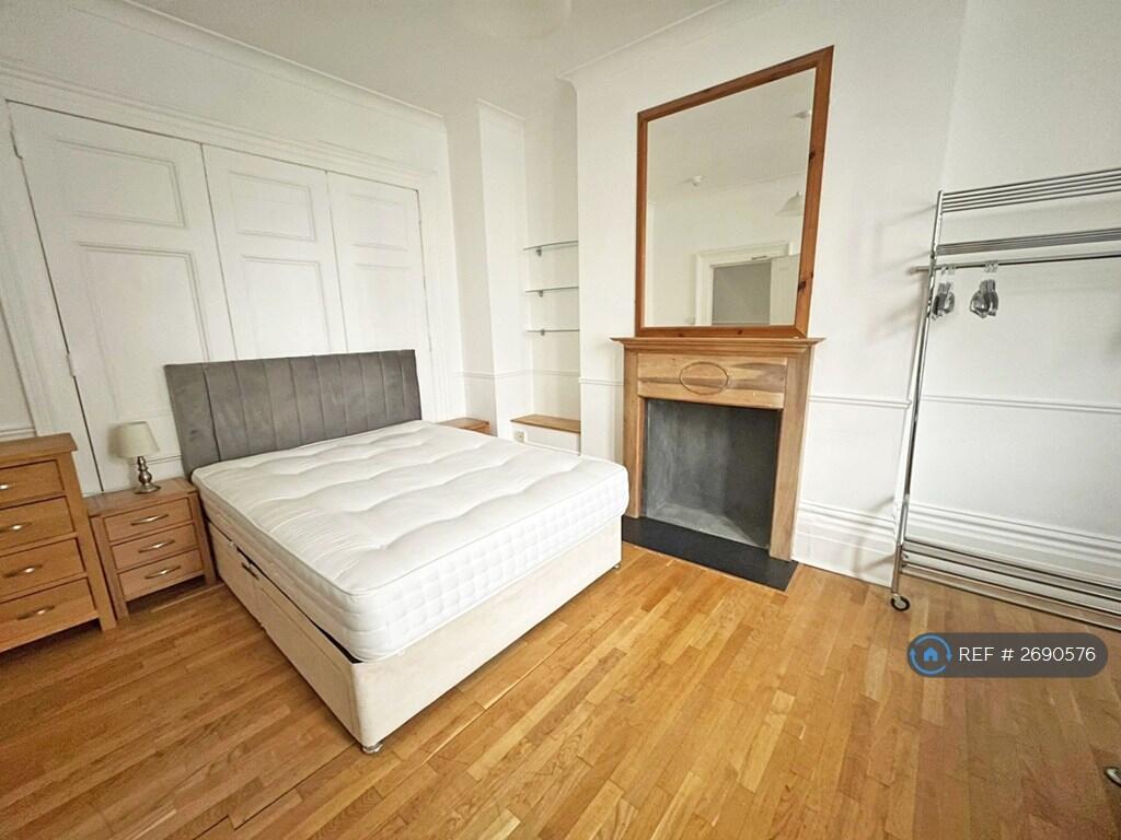 1 bedroom house share for rent