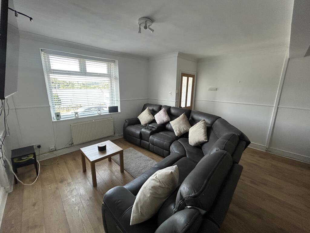 House in Pontypridd, Rhondda Cynon Taf - View 4