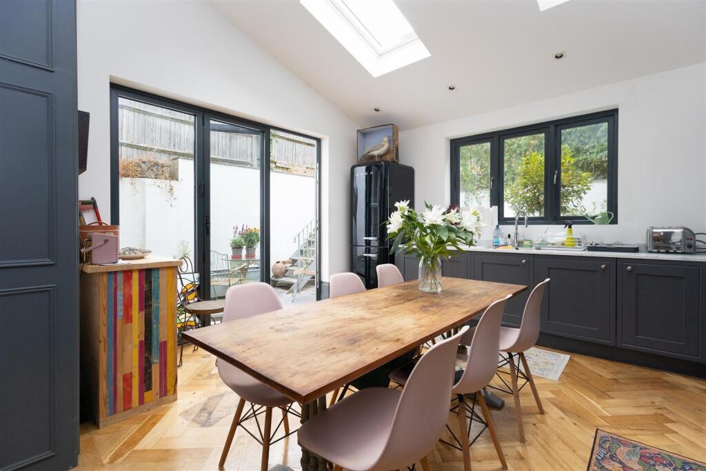 Apartment in Tonbridge - View 5