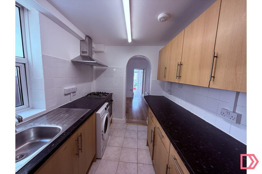 House in Luton - View 4