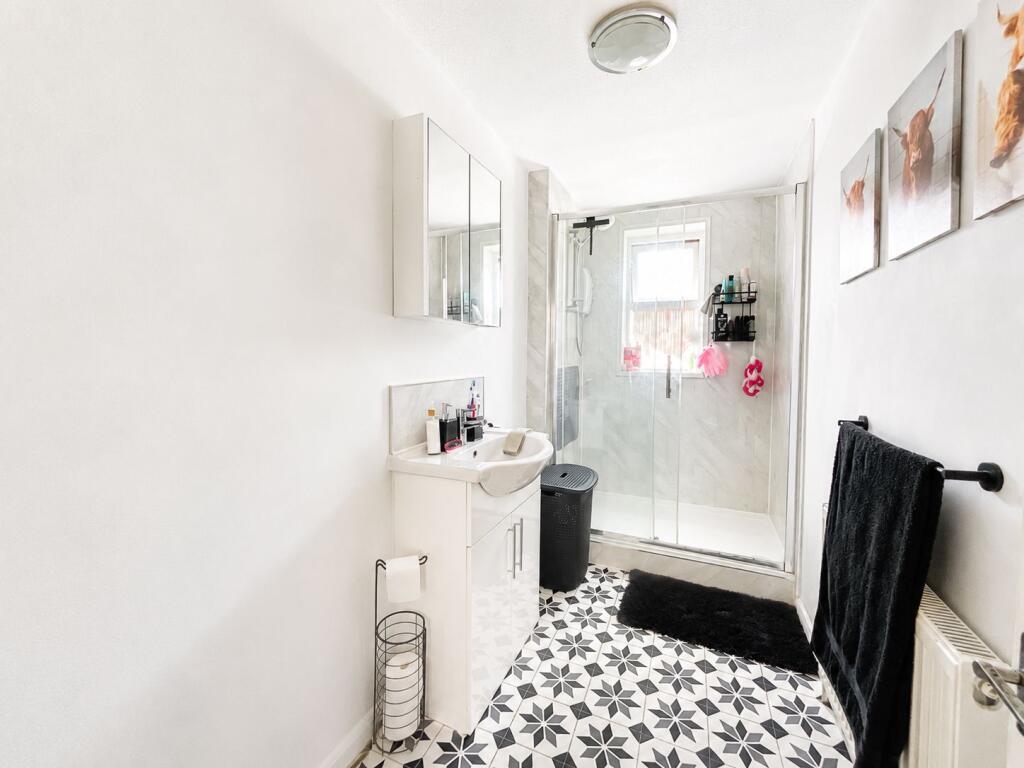 Apartment in Southend-on-Sea - View 4