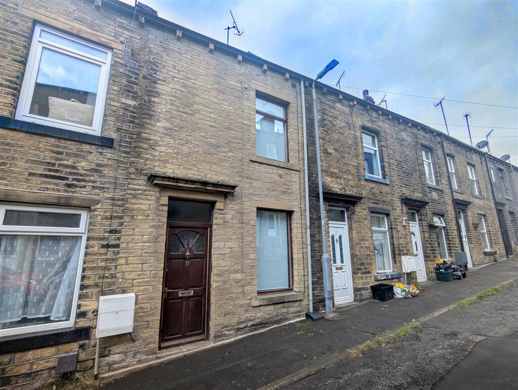 Main image of property: Upper Fountain Street, Sowerby Bridge