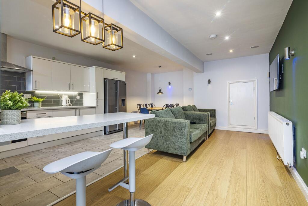 House in Nottingham - View 2