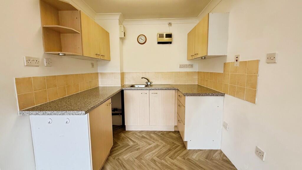 Apartment in Westbury, Wiltshire - View 2