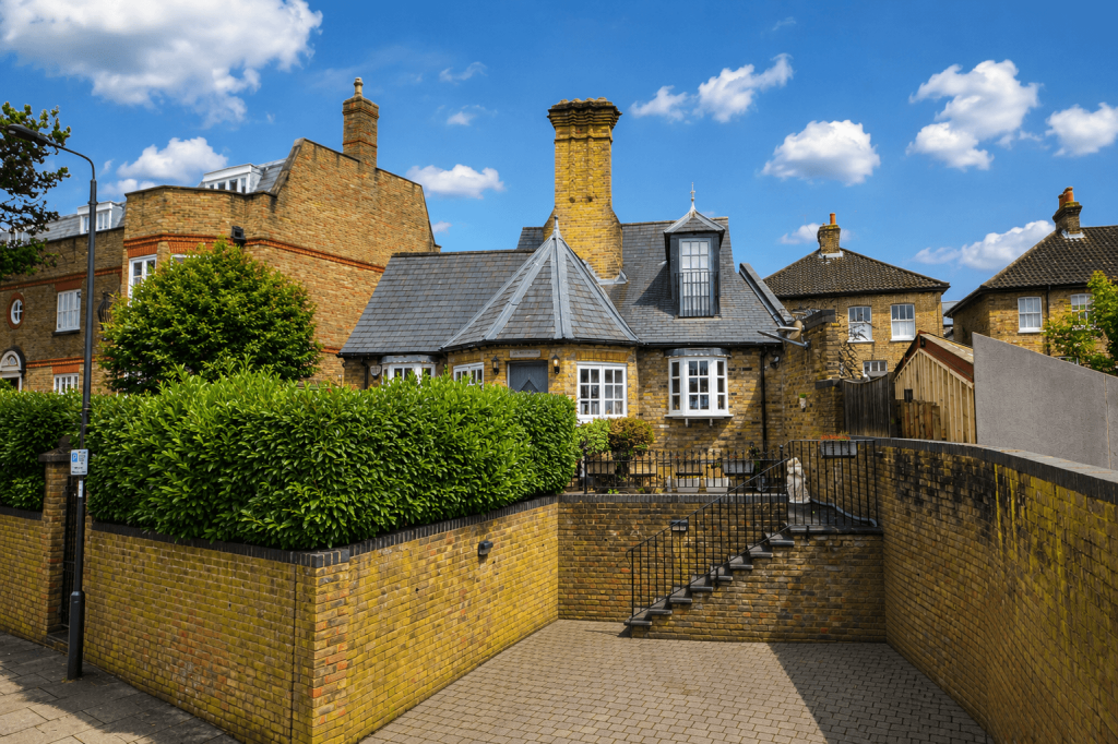 Main image of property: Paulin Drive, Winchmore Hill N21
