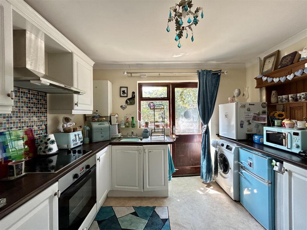 Farm Road, Oldbury photo 5