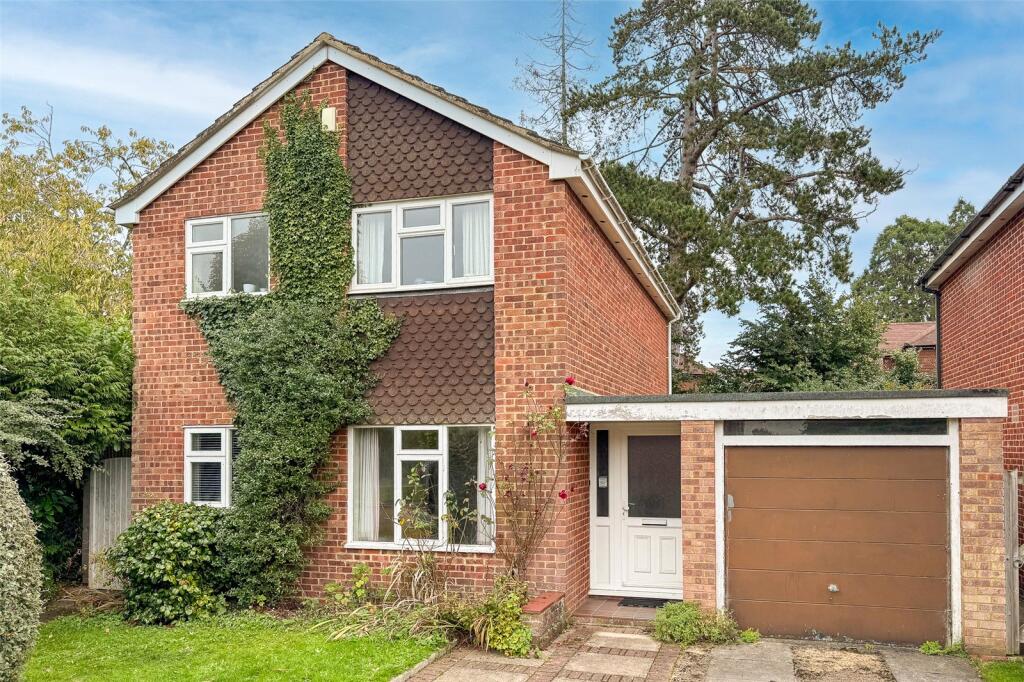 Main image of property: Lincoln Park, Amersham, Buckinghamshire, HP7