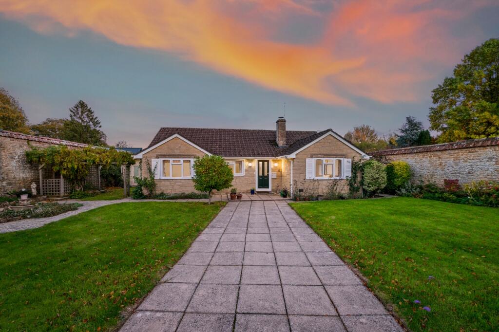 3-bed detached on Henley Road, Misterton, Crewkerne, £450,000