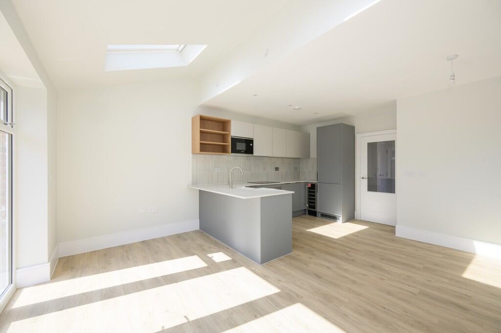 House in Guildford - View 4