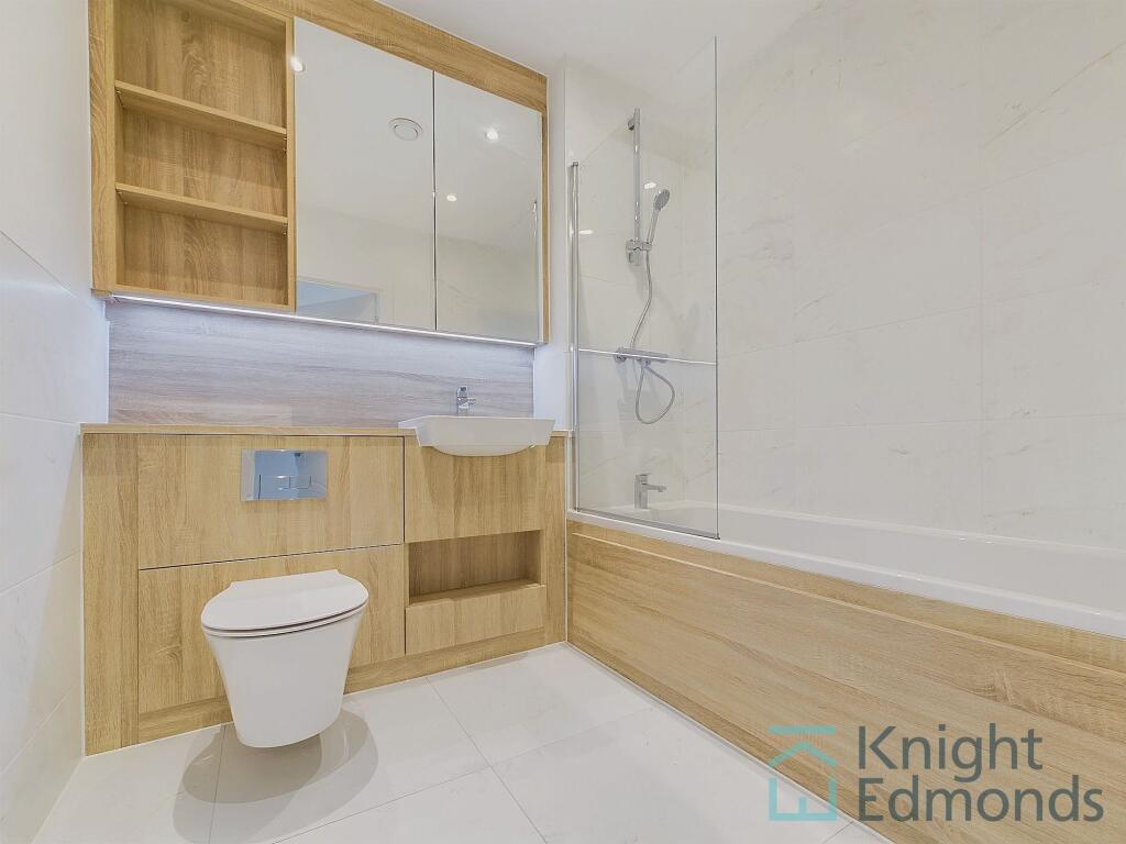 Apartment in Maidstone, Kent - View 4