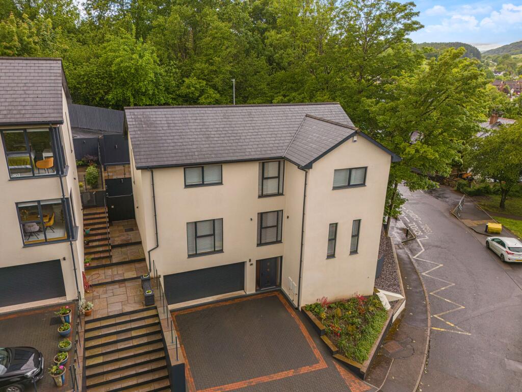 Main image of property: Caerphilly Close, Rhiwderin, NP10