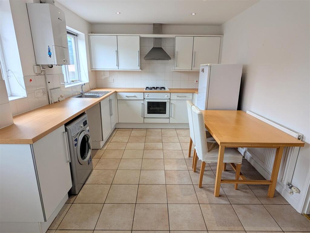 17 Jubilee Mews, Westbury, Shrewsbury, SY5 9EZ - View 3