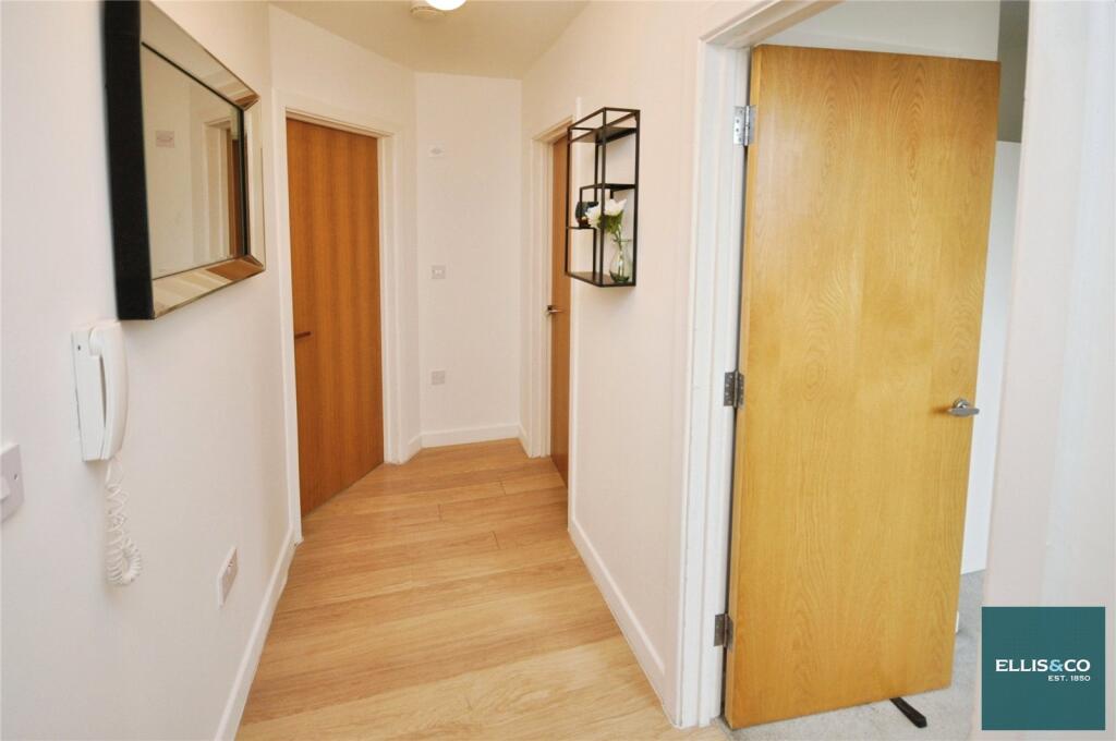 Apartment in London - More