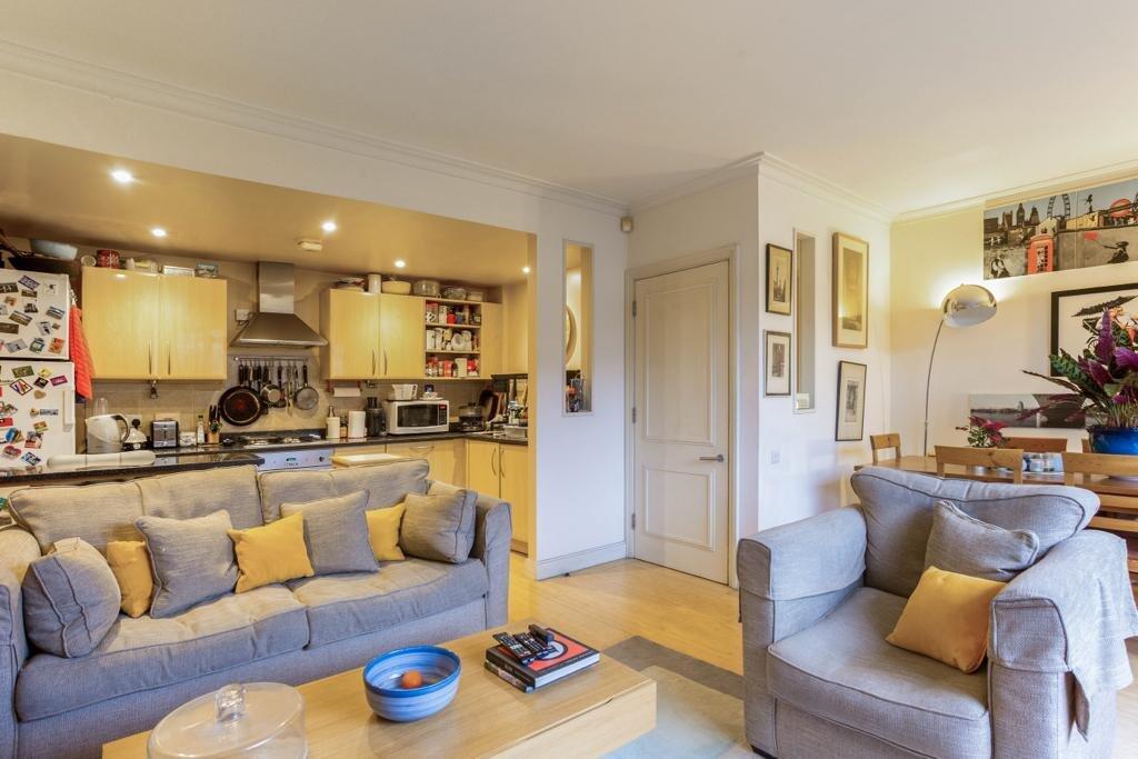 House in London - View 5