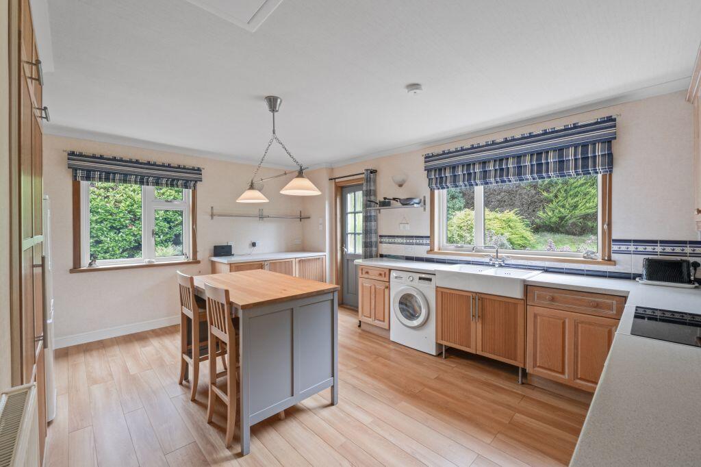 House in West Linton, Mountain Cross - More