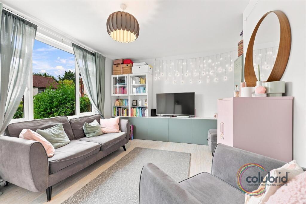 House in South Ockendon, Essex - View 3