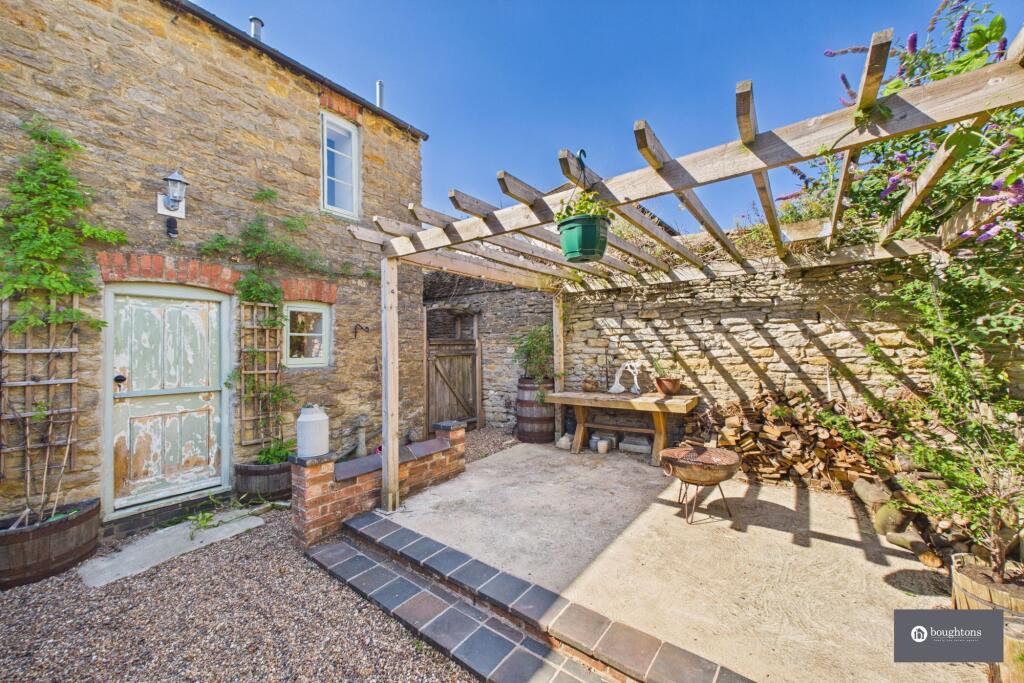 Manor Road, Brackley, NN13 - View 2