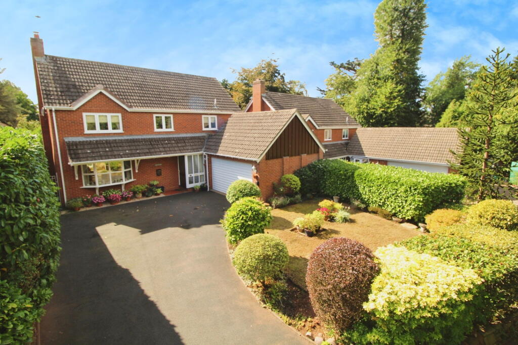 4-bed detached on Honeybrook Lane, Franche, Kidderminster, DY11 5QT, £510,000
