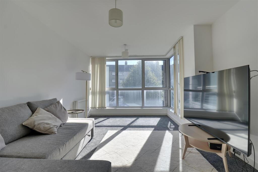 Apartment in Portsmouth - View 2
