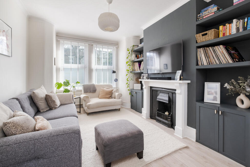 House in London - View 2