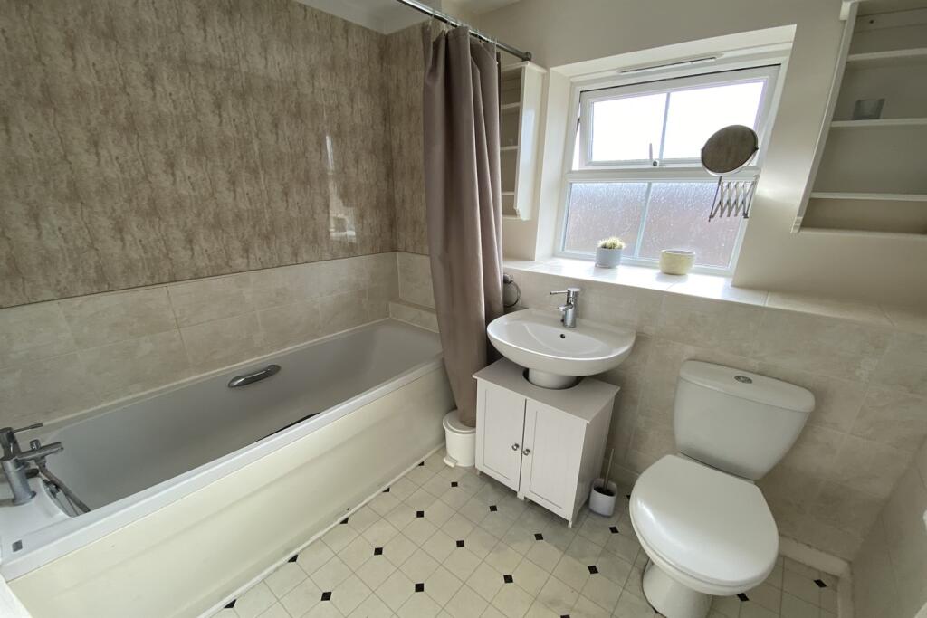 1 bedroom house share for rent