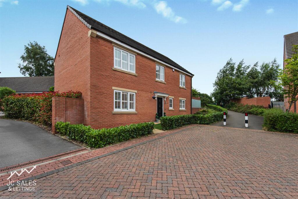 Main image of property: Hall Farm Mews, Worrall, Sheffield
