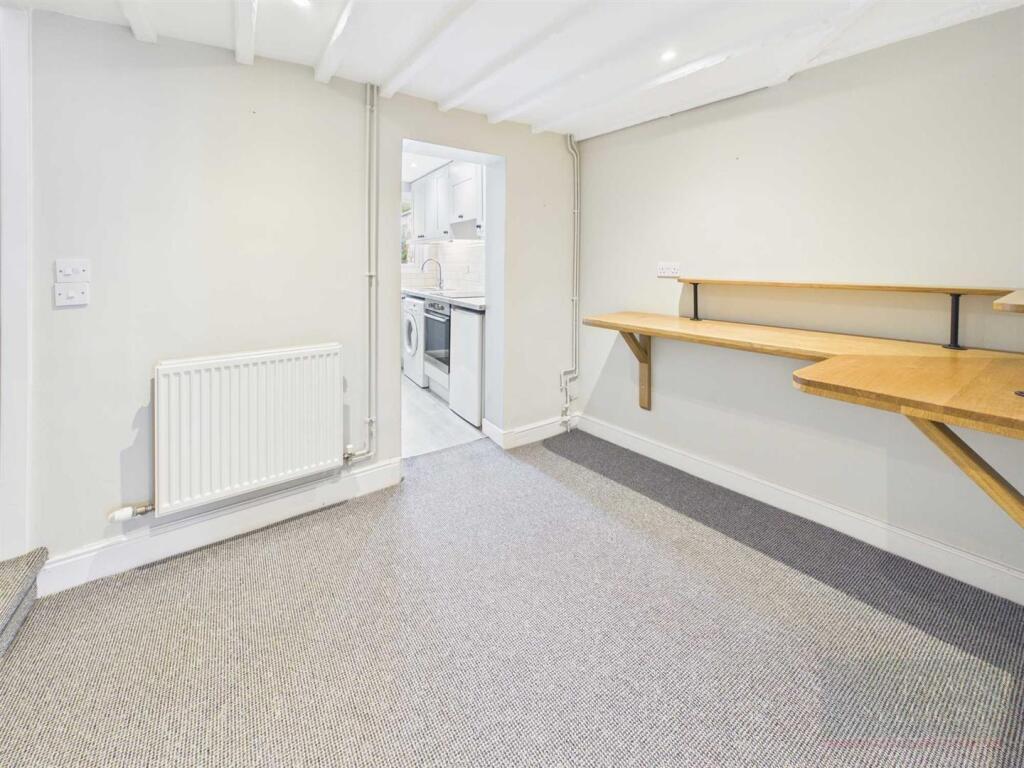 House in Harborough, Great Bowden - More