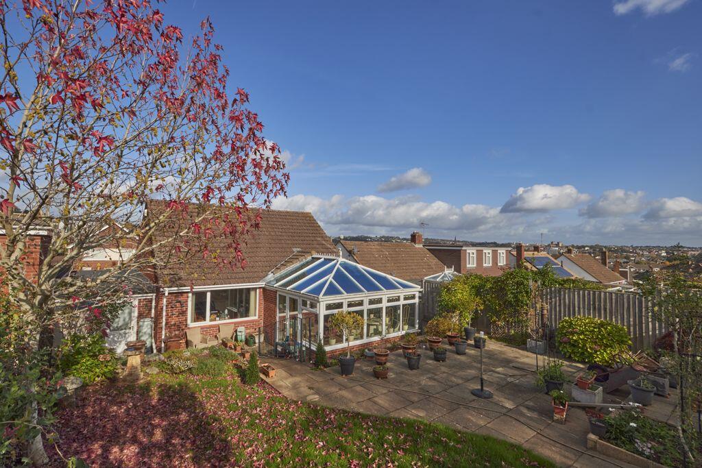 3-bed detached on Somerset Avenue, Exeter, £400,000