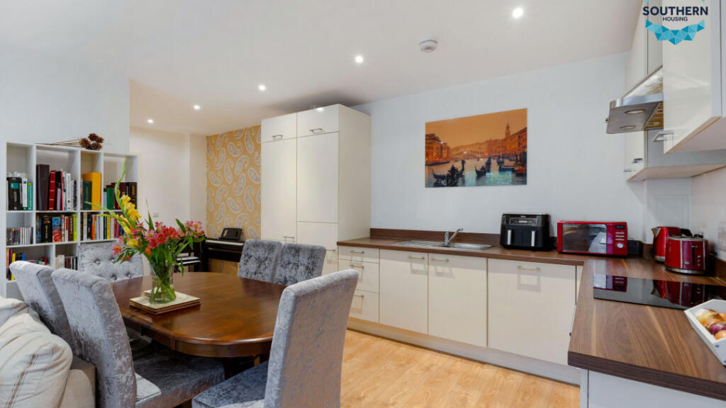 Apartment in London - More