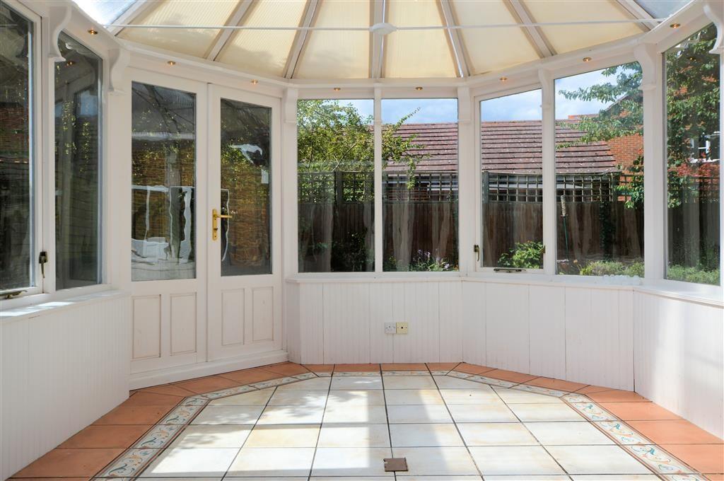 House in Reading, Swallowfield - View 4