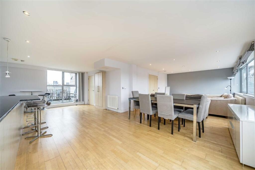 4 bedroom flat for rent