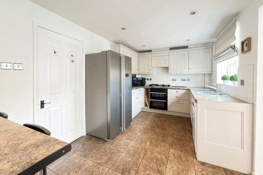 Columbine Way, Littlehampton, BN17 - View 4
