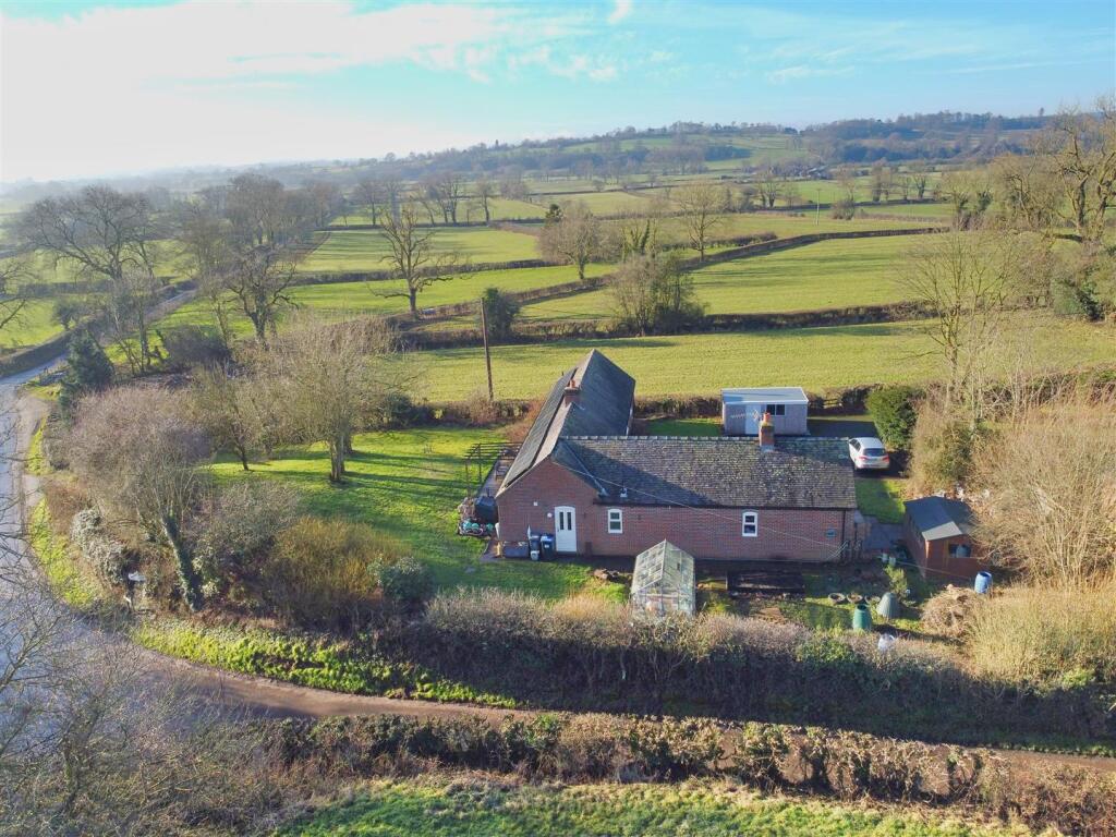 Main image of property: Rose and Ivy Cottages, Roston