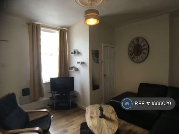 6 bedroom terraced house for rent