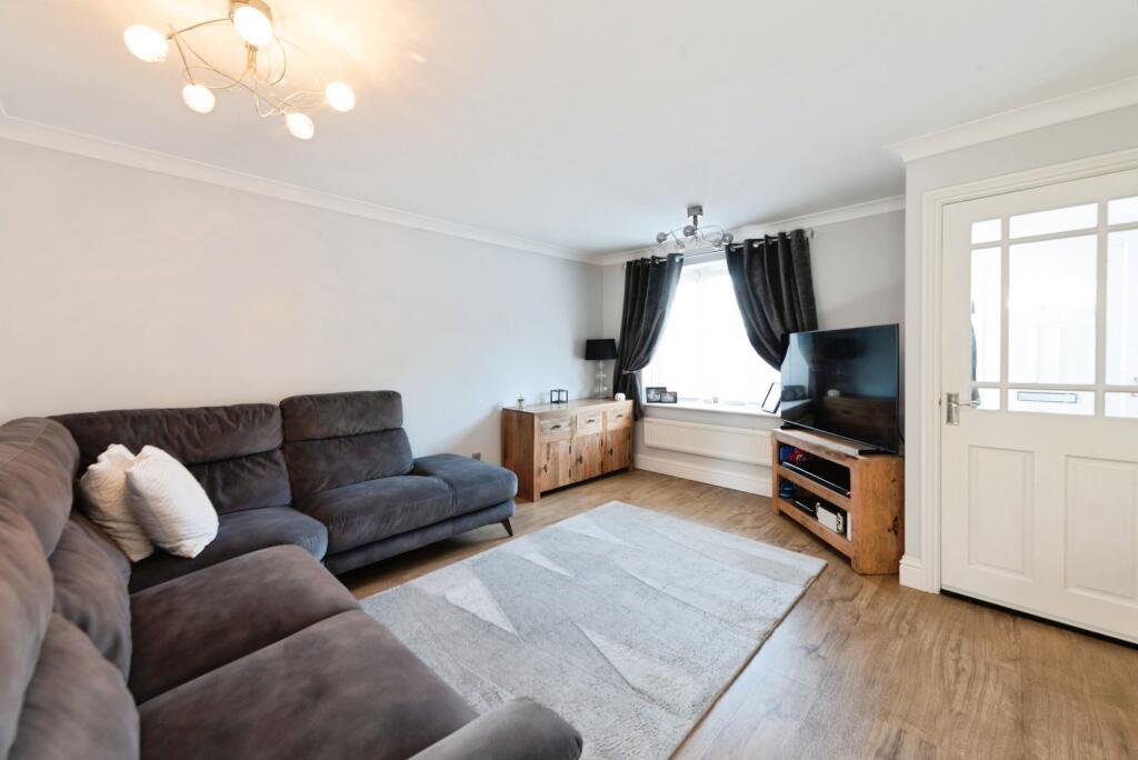 Clover Close, GOSPORT, Hampshire, PO13 - View 4