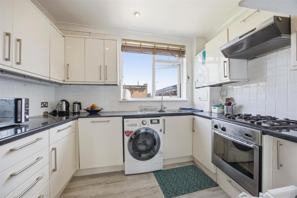 Long Lane, Hillingdon, UB10 - View 5