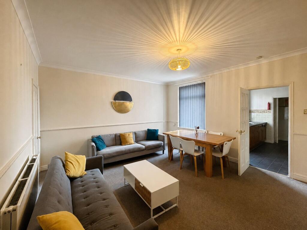 House in North East Derbyshire, Killamarsh - More