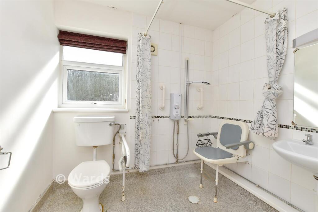 House in Gillingham, Parkwood - More