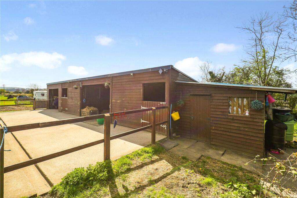 House in Weston-Super-Mare - More