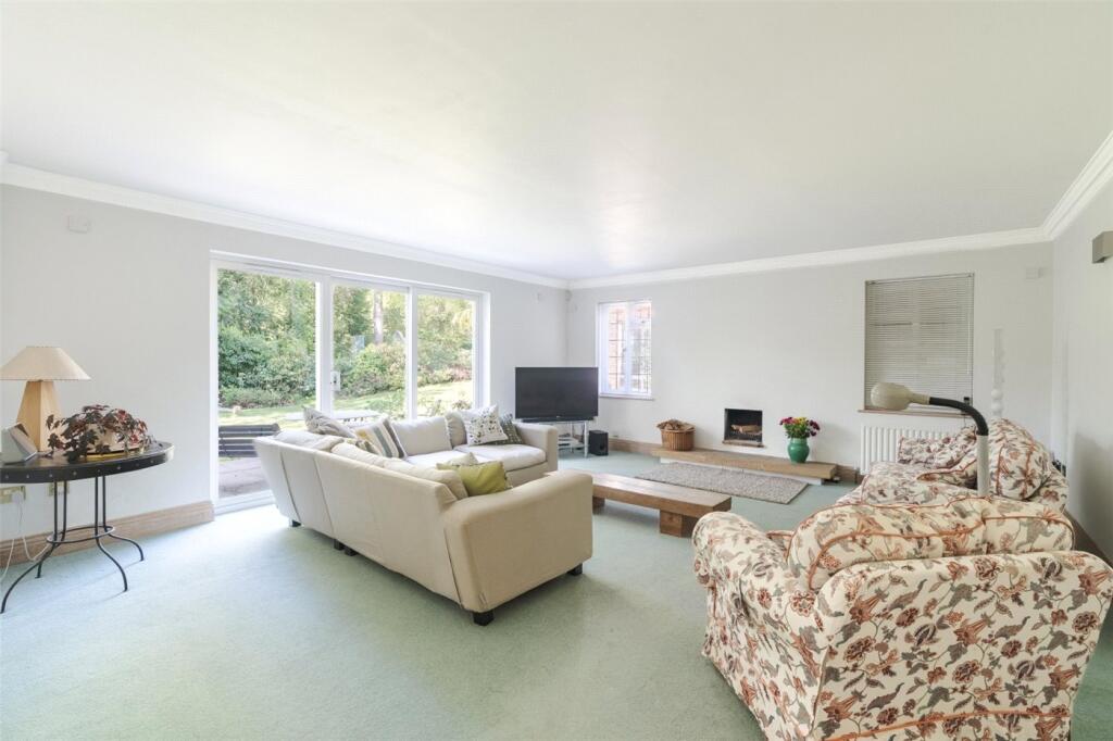 Northleigh Lane, Colehill, Wimborne, Dorset, BH21 photo 4