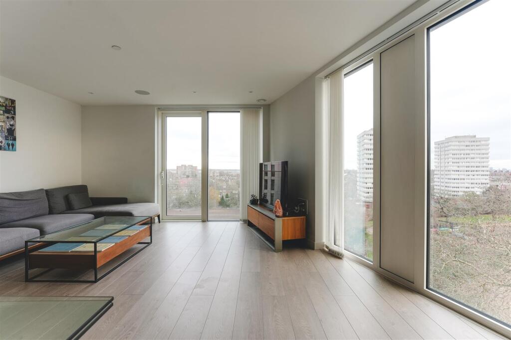 Main image of property: Woodberry Downs, N4