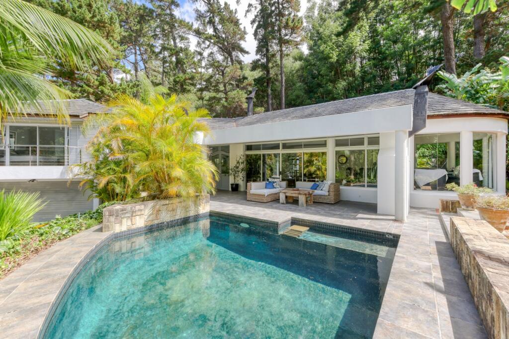 Main image of property: South Africa, Western Cape, Constantia