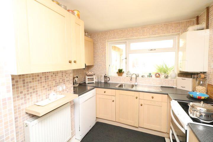 Burleigh Close, Rochester photo 2