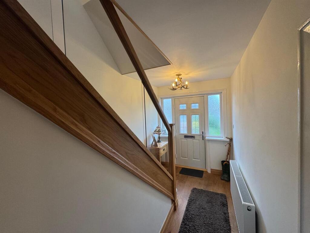 Bradford Road, Cleckheaton - View 6