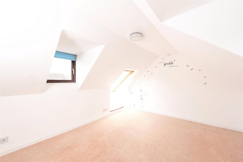 House in Luton - View 5