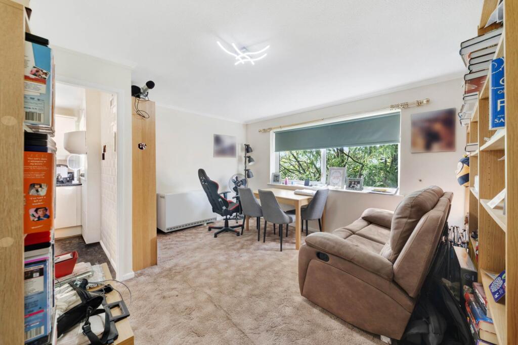 Apartment in Salford, Greater Manchester - View 3