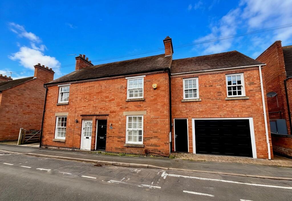 Main image of property: Holtom Street, Stratford-upon-Avon, CV37 6DQ