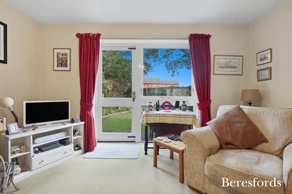 Wendover Gardens, Brentwood, CM13 photo 4