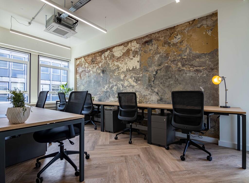 7 Person Office