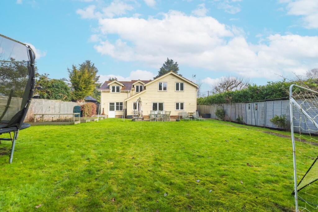 House in Uttlesford, Little Bullocks Farm, Great Canfield - View 4